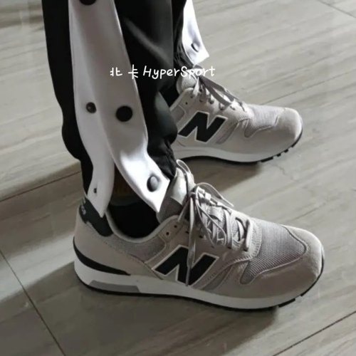 NEWBALANCE男女同款耐磨休闲鞋