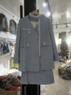 2025新款韩版冬时尚百搭中长款小香风羽绒服短裙两件套女轻薄套装