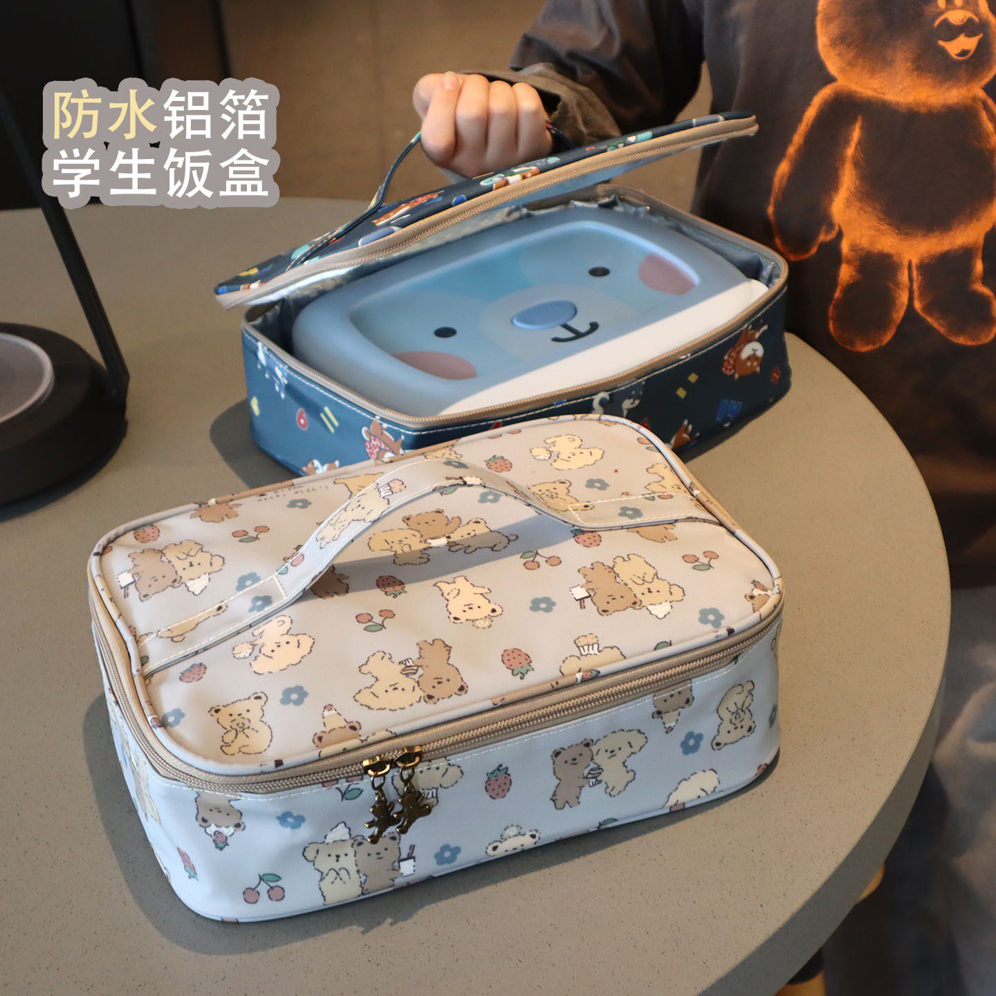 学生四格扁平饭盒袋手提包防水保温便当包餐包卡通儿童分格餐盘袋