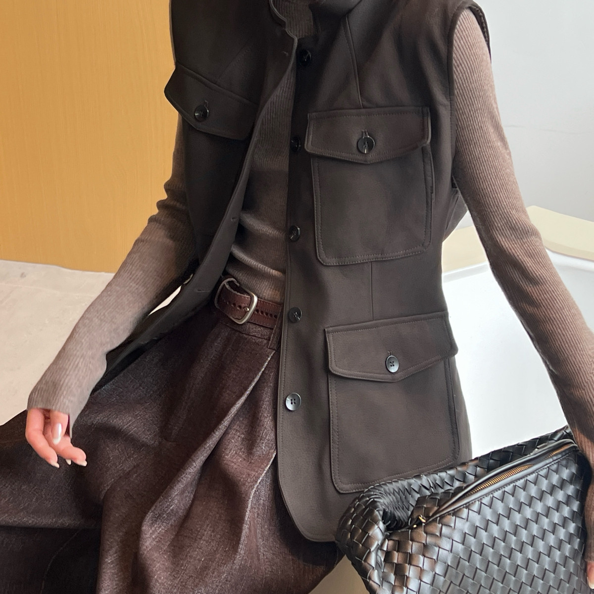 UMA SONG-冬上新复古风纯色时尚多口袋马甲F60312