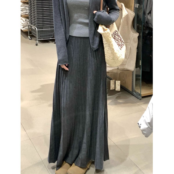 慵懒风大码百褶半身裙女2025秋冬新款遮胯高腰胖mm显瘦长裙针织裙