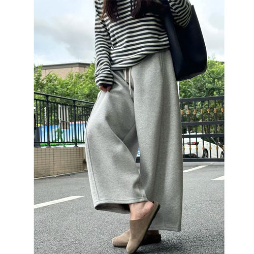 大码弯刀卫裤女冬季加绒2026流行新款九分裤阔腿奶奶裤胖mm运动裤