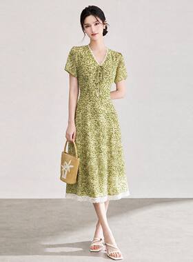 2612302-南油浪漫度假风蕾丝花边显瘦碎花连衣裙夏季新款女装长裙