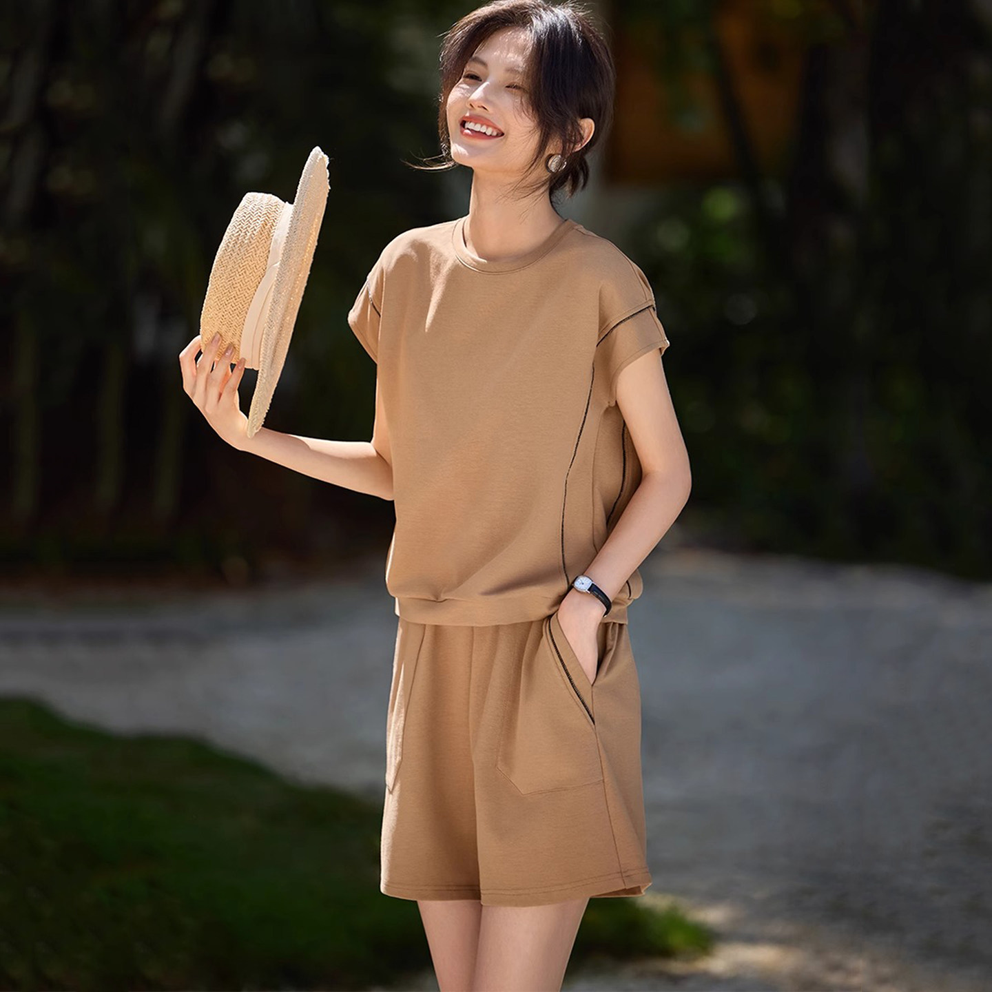 美拉德穿搭网红短袖休闲运动套装女夏高级感简约风纯色短裤两件套