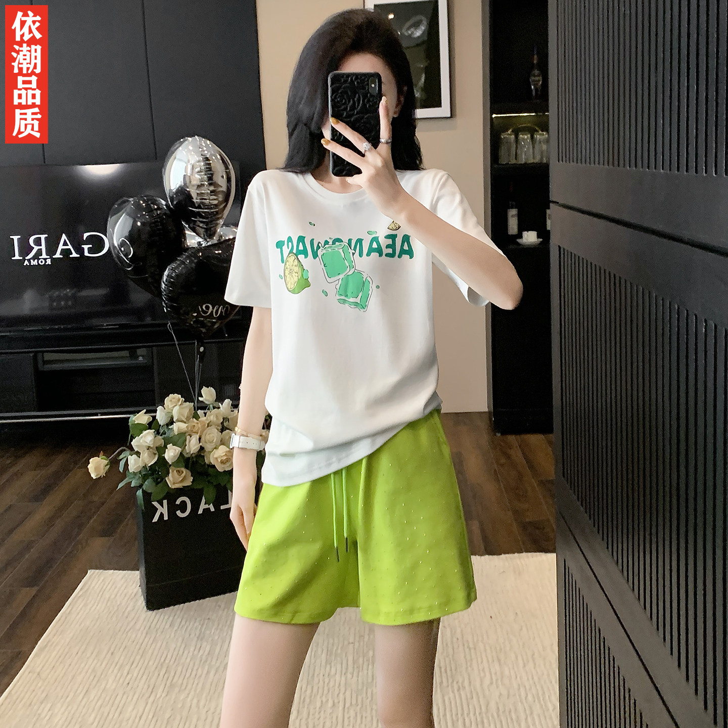 时尚晨跑宽松短袖休闲运动套装女夏季减龄烫钻荧光绿短裤羽毛球服