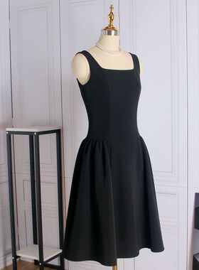 高级感显瘦气质连衣裙2025春夏新款无袖收腰小黑裙生日宴会小礼服