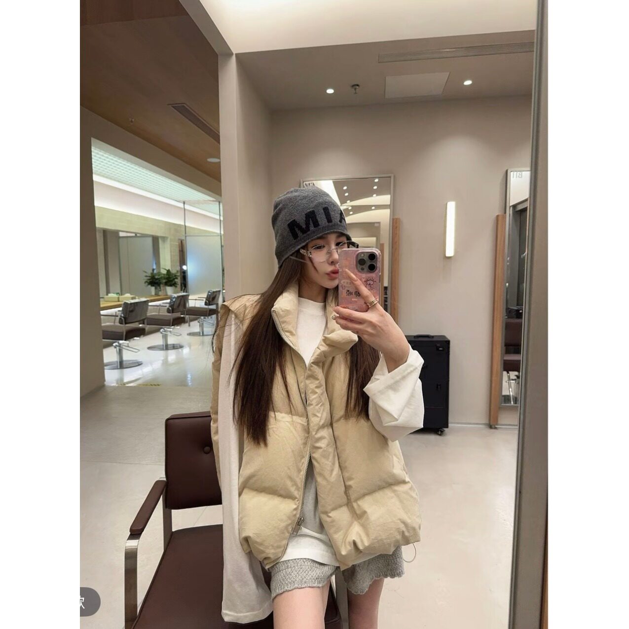 泡菜订制米白色羽绒马甲女2025秋冬新款韩版百搭无袖拉链短外套潮