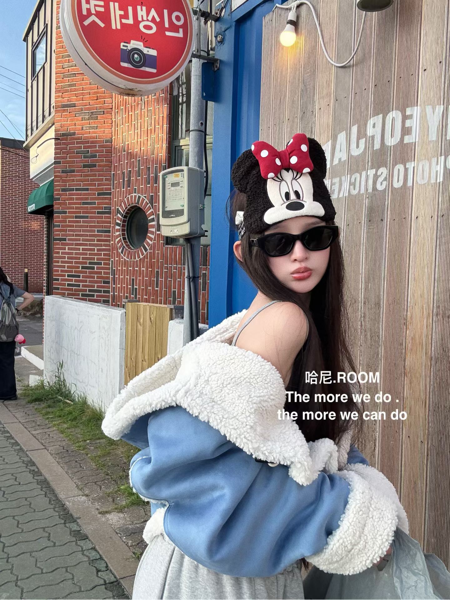 韩国东大门2025冬季新款韩版宽松休闲连帽羊羔毛皮毛一体短外套女