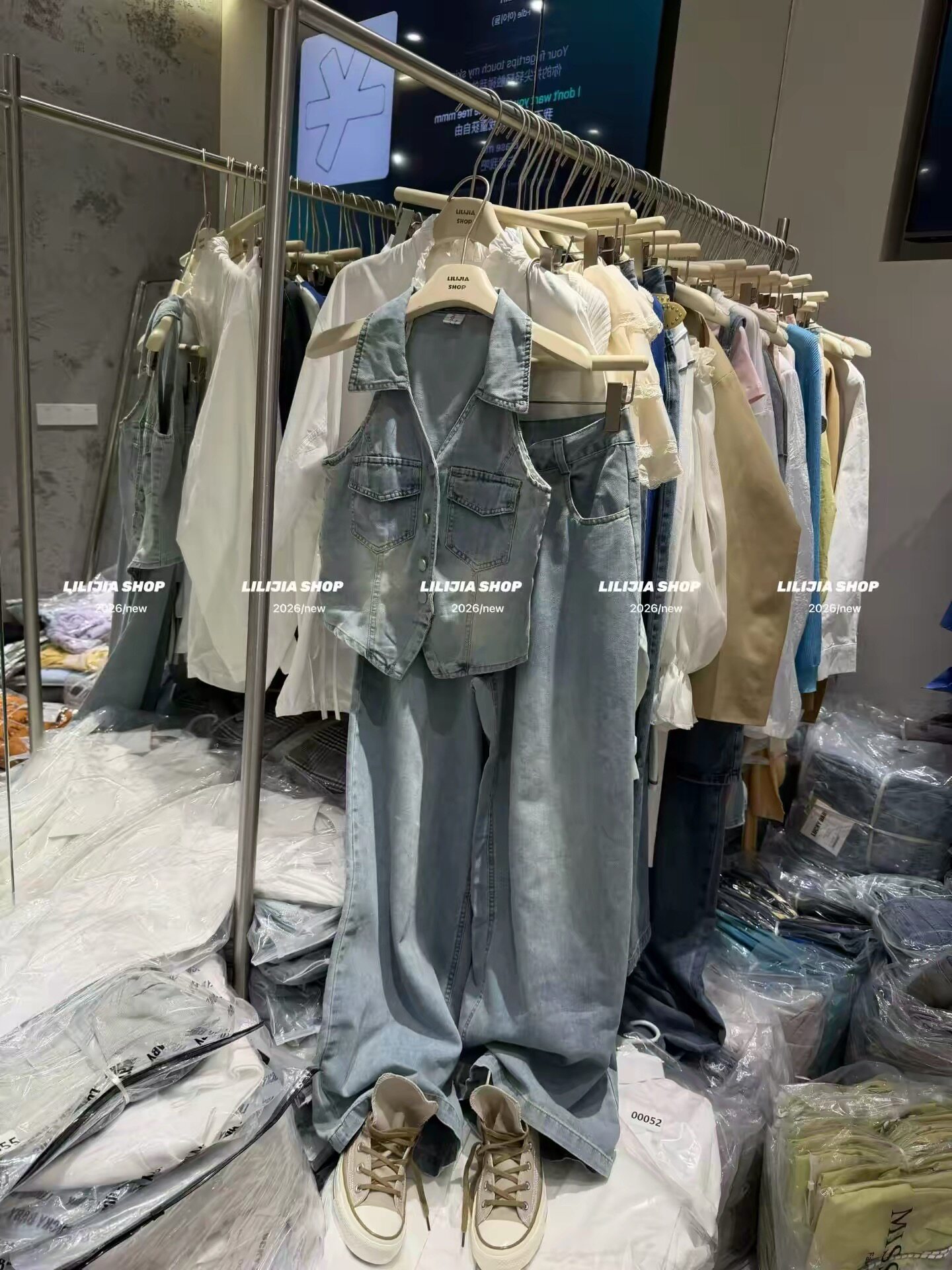 正品实拍2026夏季新款韩版时尚百搭显瘦牛仔马甲女修身显瘦牛仔裤