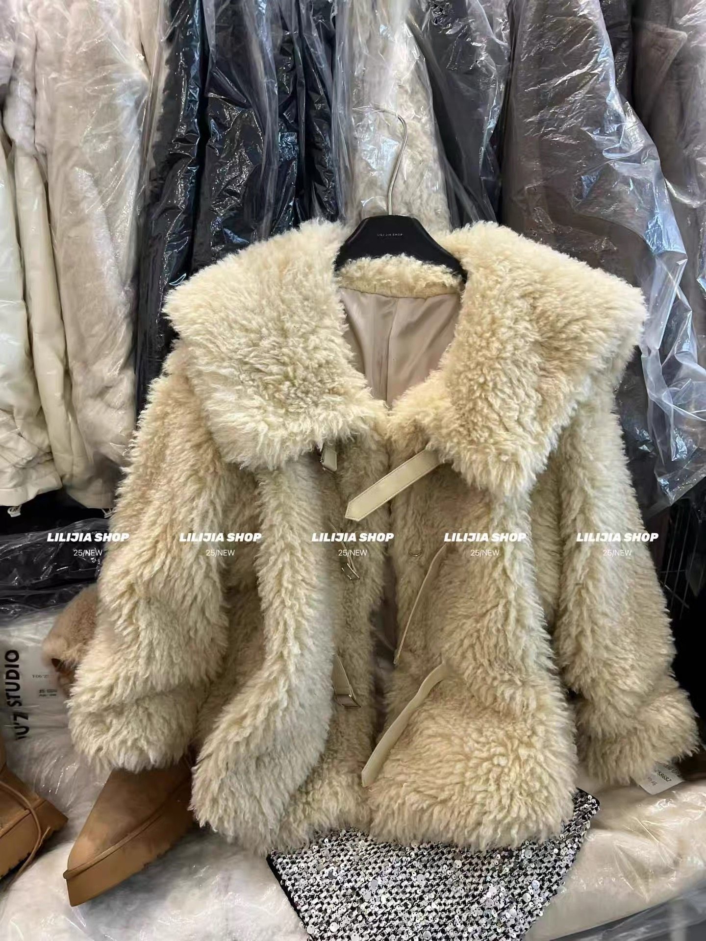 大翻领仿山羊毛短外套女2025冬季新款韩版宽松慵懒风加厚毛毛外套,女装/女士精品,短外套,淘宝优惠券,粉丝福利购,淘宝优惠卷