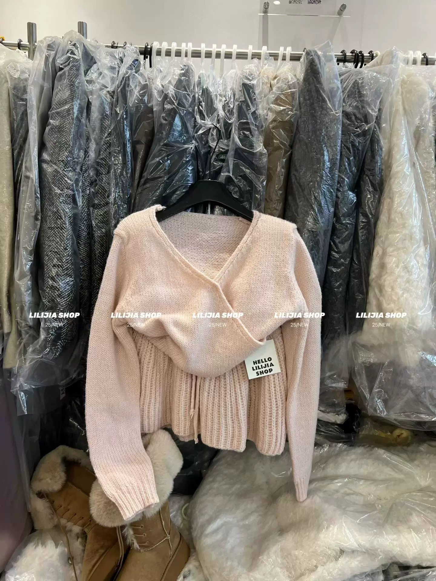 五折福利。  韩版宽松V领纯色百搭显瘦针织开衫毛衣+半身裙套装潮