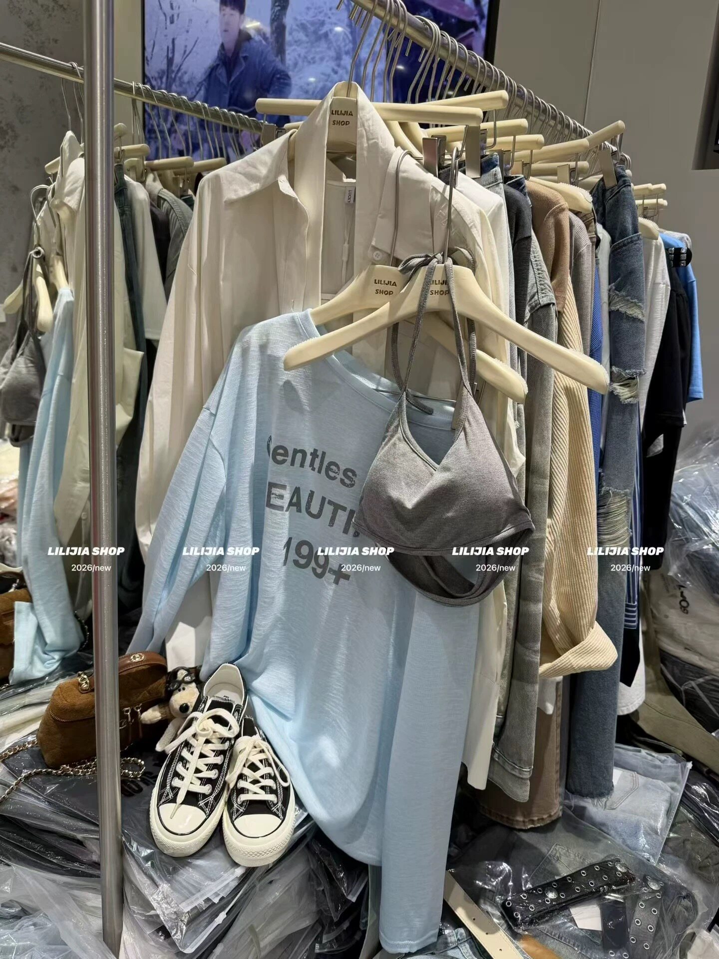 正品2026春季新款韩版休闲长袖T恤女时尚字母斜肩吊带内搭上衣潮