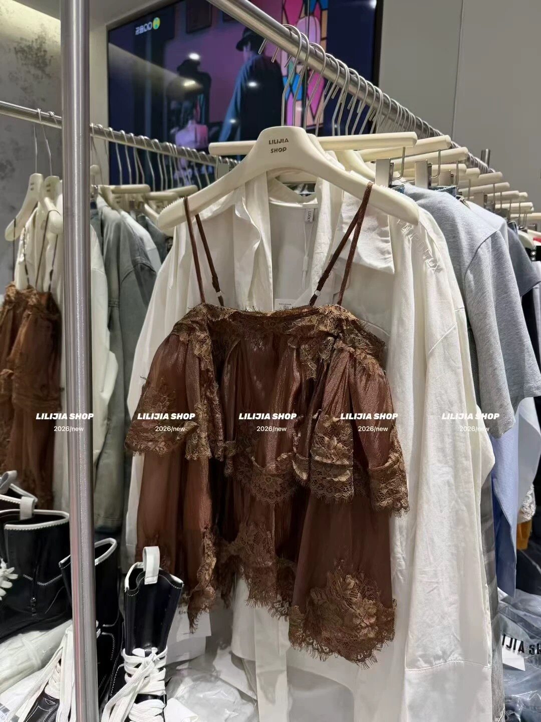 正品2026春季新款韩版宽松百搭蕾丝拼边吊带背心女层层重工上衣潮