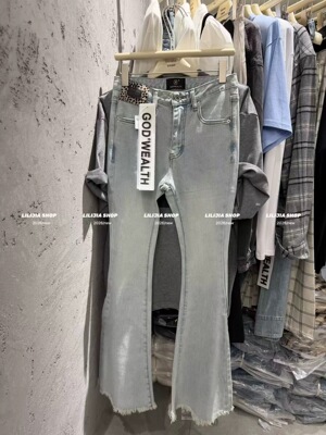 2026春季新款高腰显瘦百搭豹纹贴标水洗做旧浅蓝色微喇叭牛仔裤潮