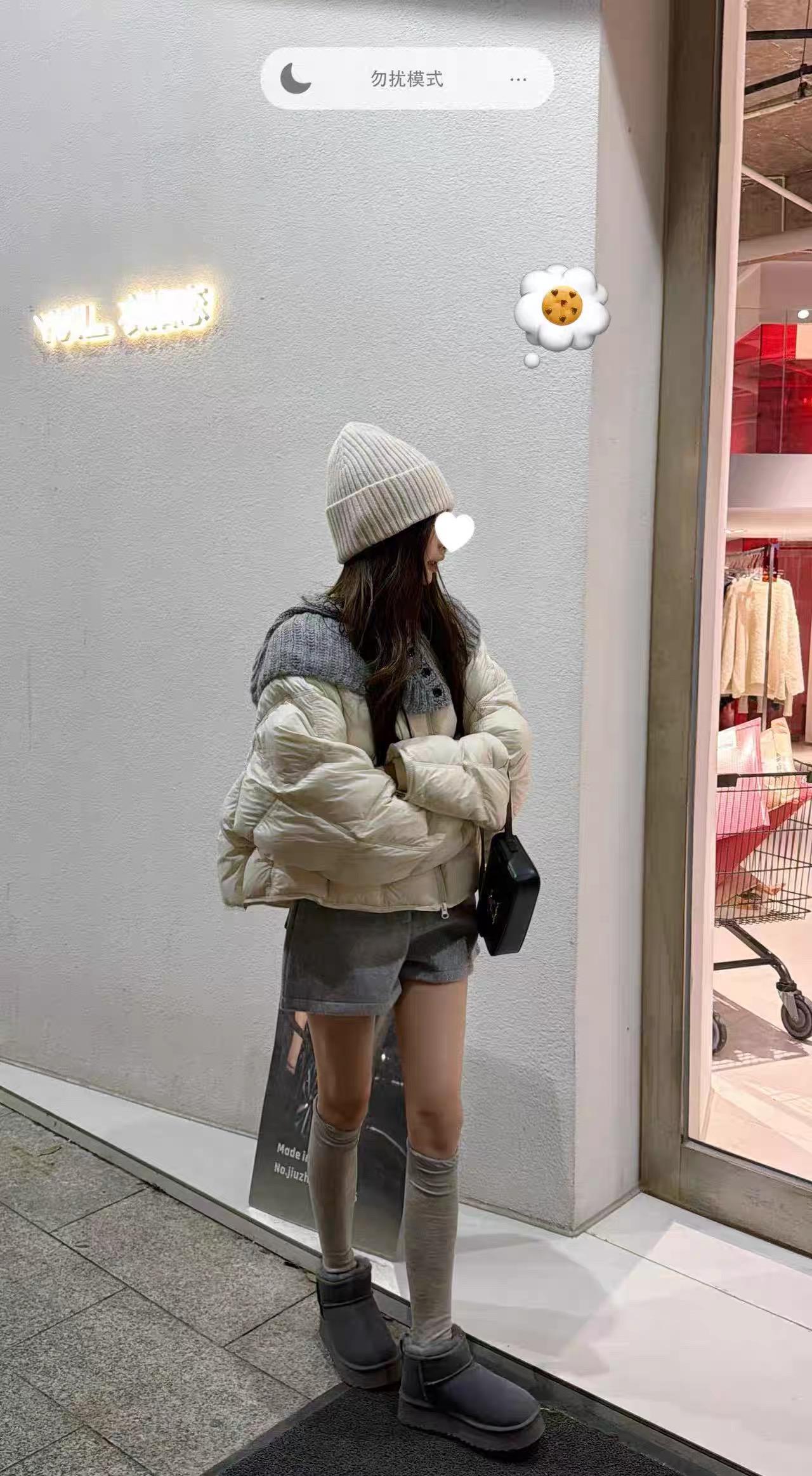 韩国东大门2025冬季新款韩版宽松休闲圆领米白色方格羽绒服短外套