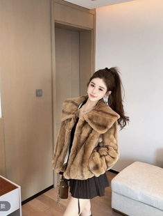焦糖棕雷克斯獭兔外套女2025冬季新款韩版宽松大翻领减龄皮草外套