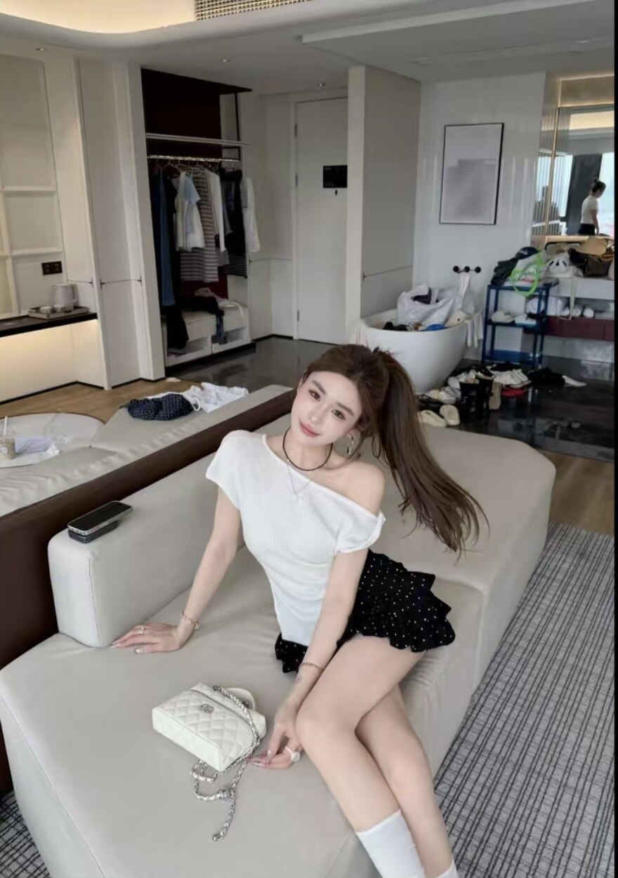 九月家【奶芙少女】白色华夫格拉肩针织/高腰波点雪纺半裙汉服潮