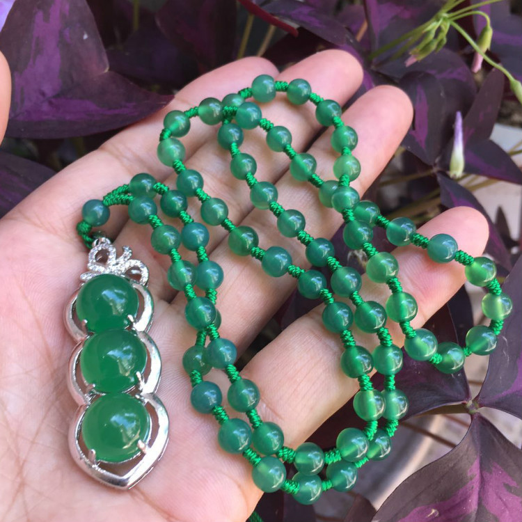 冰种玉髓四季豆挂件绿玛瑙吊坠女