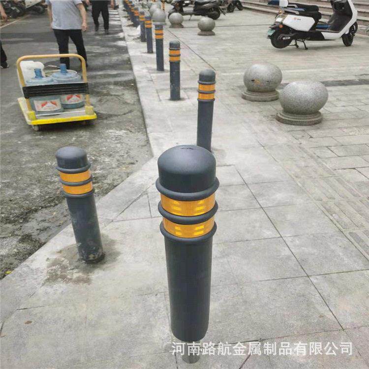 加厚预埋橡胶路桩弹力柱橡胶防撞柱户外停车警示钢管反光隔离桩