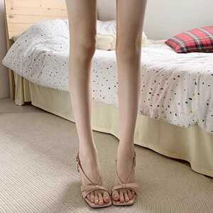 很哇塞的法式气质一字带凉鞋女夏季高级感配裙子蝴蝶结细跟高跟鞋