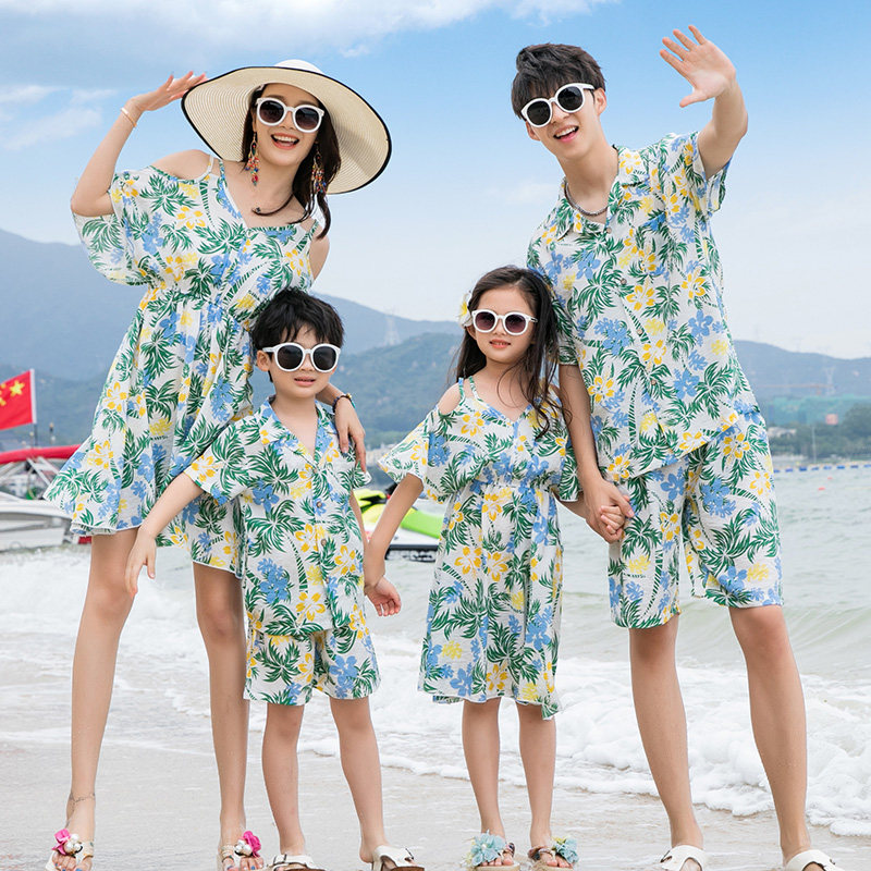 海边亲子装夏季2026新款潮一家三四口衬衫沙滩全家套装母女连衣裙