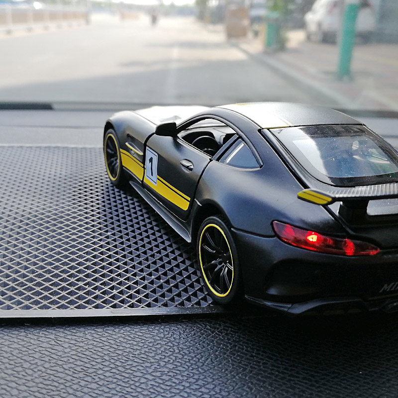 奔amg跑车gtr汽车摆件创意男生金属车模车内饰品摆件网红香薰潮流