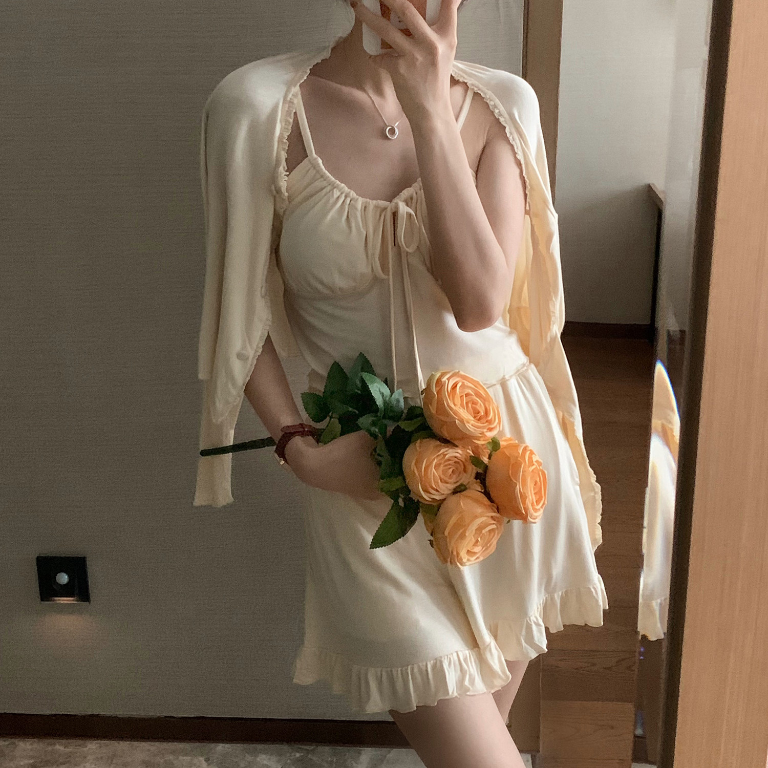奶油杏甜美温柔小姐姐莫代尔睡衣女三件套吊带短裤外披纯欲风套装
