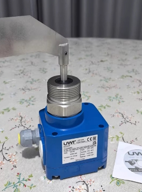德国UWT阻旋式料位开关 RN3001 A011AA3A3A