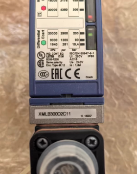 施耐德 XMLB300D2C11 压力开关