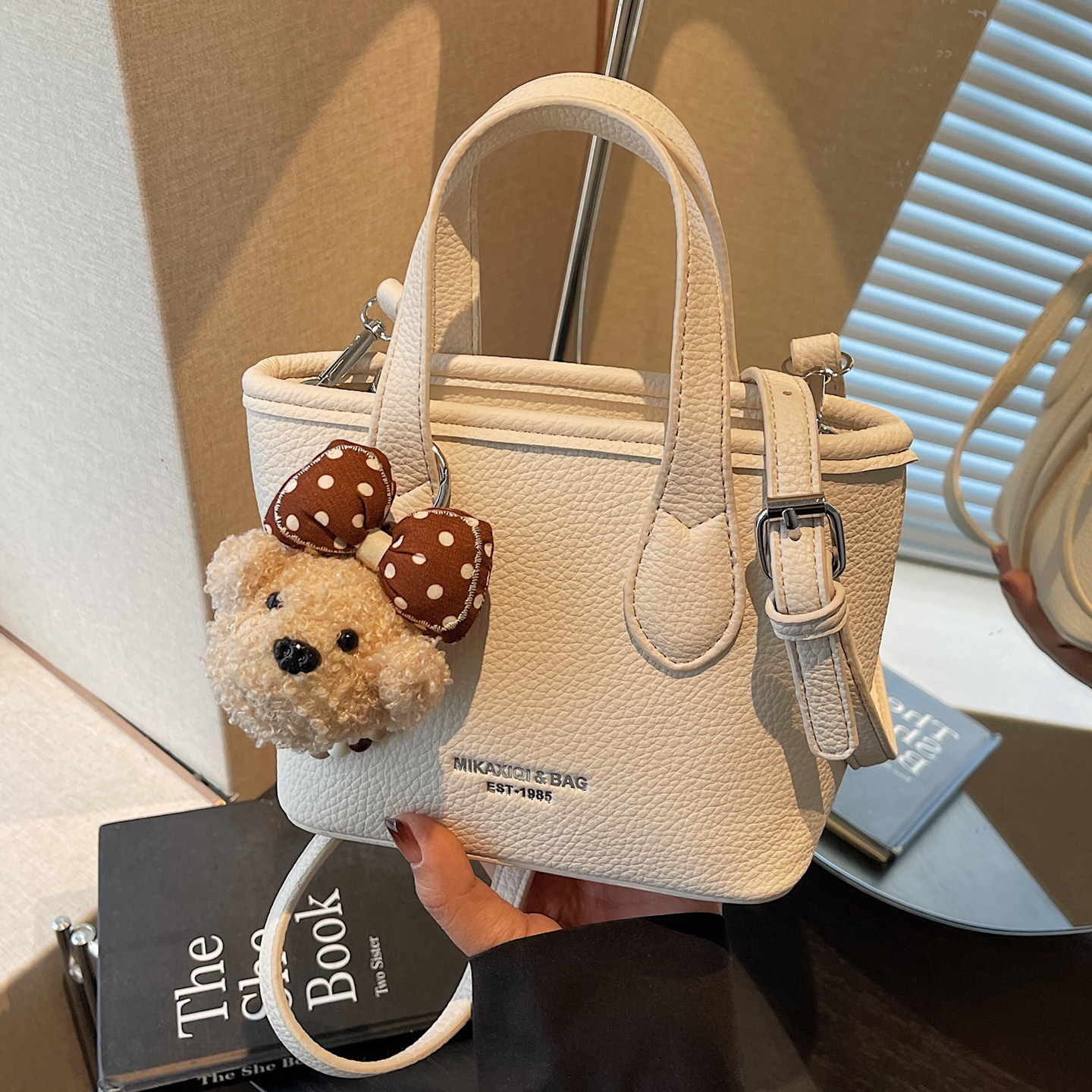 韩版潮流水桶包女包2026新款时尚单肩斜挎包迷你百搭菜篮子手提包,箱包皮具/热销女包/男包,水桶包,淘宝优惠券,粉丝福利购,淘宝优惠卷