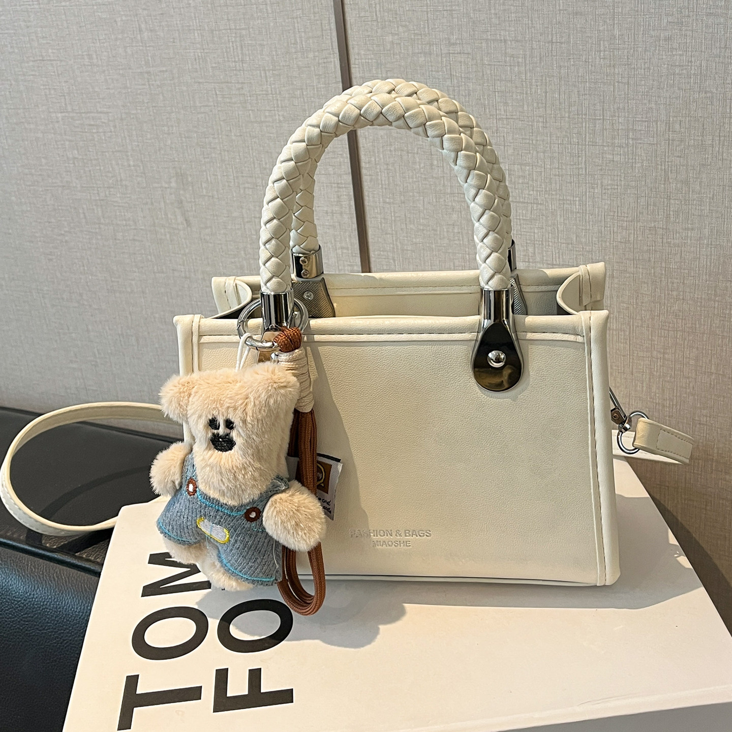 高级感时尚简约小方包包新款小众设计百搭通勤日常迷你单肩斜挎包,箱包皮具/热销女包/男包,小方包,淘宝优惠券,粉丝福利购,淘宝优惠卷