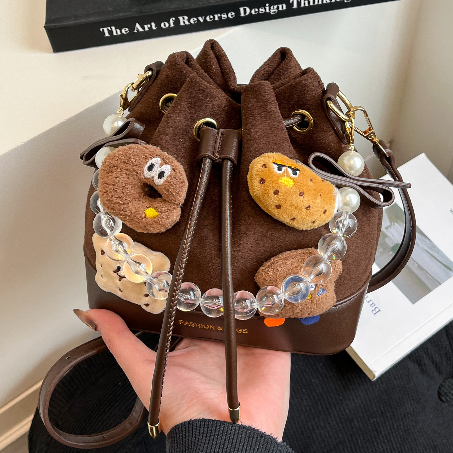 超火格子可爱卡通手拎斜挎水桶包