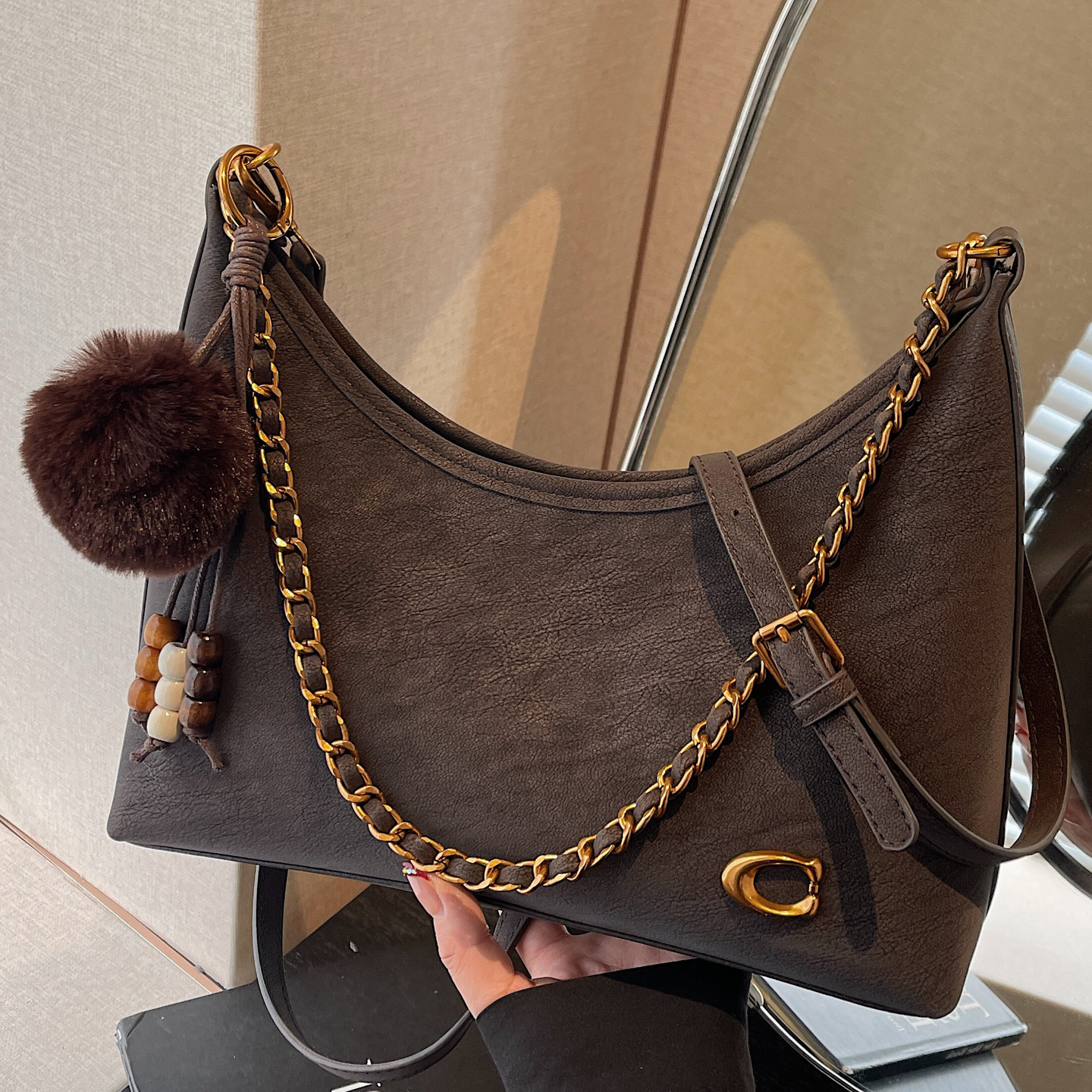 美拉德复古链条腋下包包女新款高级感超火时尚流行简约单肩斜挎包,箱包皮具/热销女包/男包,托特包,淘宝优惠券,粉丝福利购,淘宝优惠卷