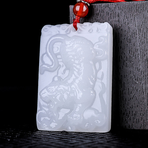 天然平安牌生肖虎项链新疆和田玉