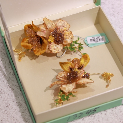 ETE金色花朵刺绣花瓣中式侧边气质减龄百搭款13062