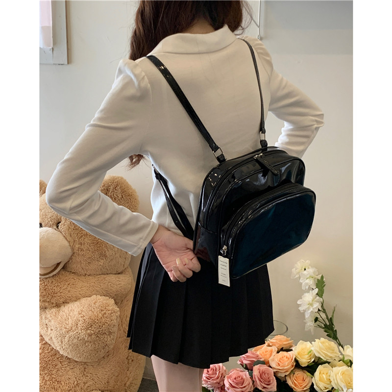 轻奢JENNIE同款女包2026新款小众双肩包可爱百搭休闲黑色高级背包