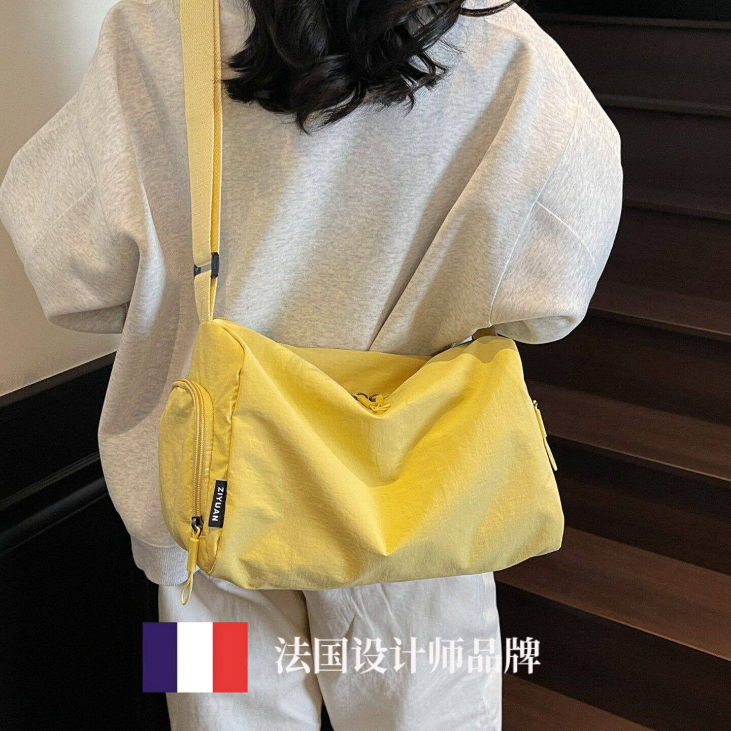 法国GBP 大容量尼龙帆布包包女夏季新款斜挎枕头包运动瑜伽健身包