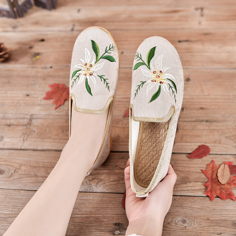 2018 Spring and autumn season new pattern Ethnic style Embroidered shoes Flat bottom Round Step in Old Beijing cloth shoes Dancing shoes Single shoesin the Women's Shoes, Low shoes  category - from Buy2taobao.com to provide professional Taobao agent buy service