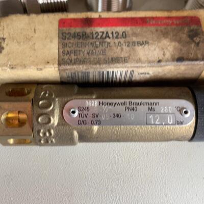 议价S245B-12ZA12.0 安全阀 PN40 12.0bar 工业阀门维修