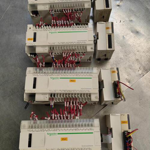 议价TM218LDA40DR4PHN TM2AMM3HT PLC 可编程控制器 扩展模块维修