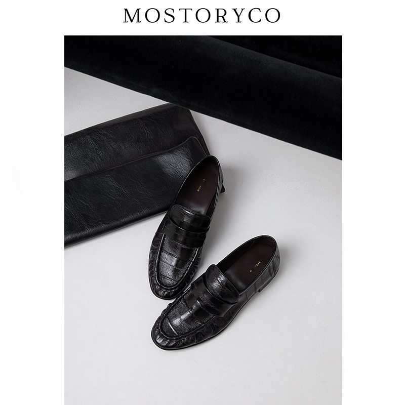 粗跟一脚蹬捻褶鳗鱼皮乐福鞋