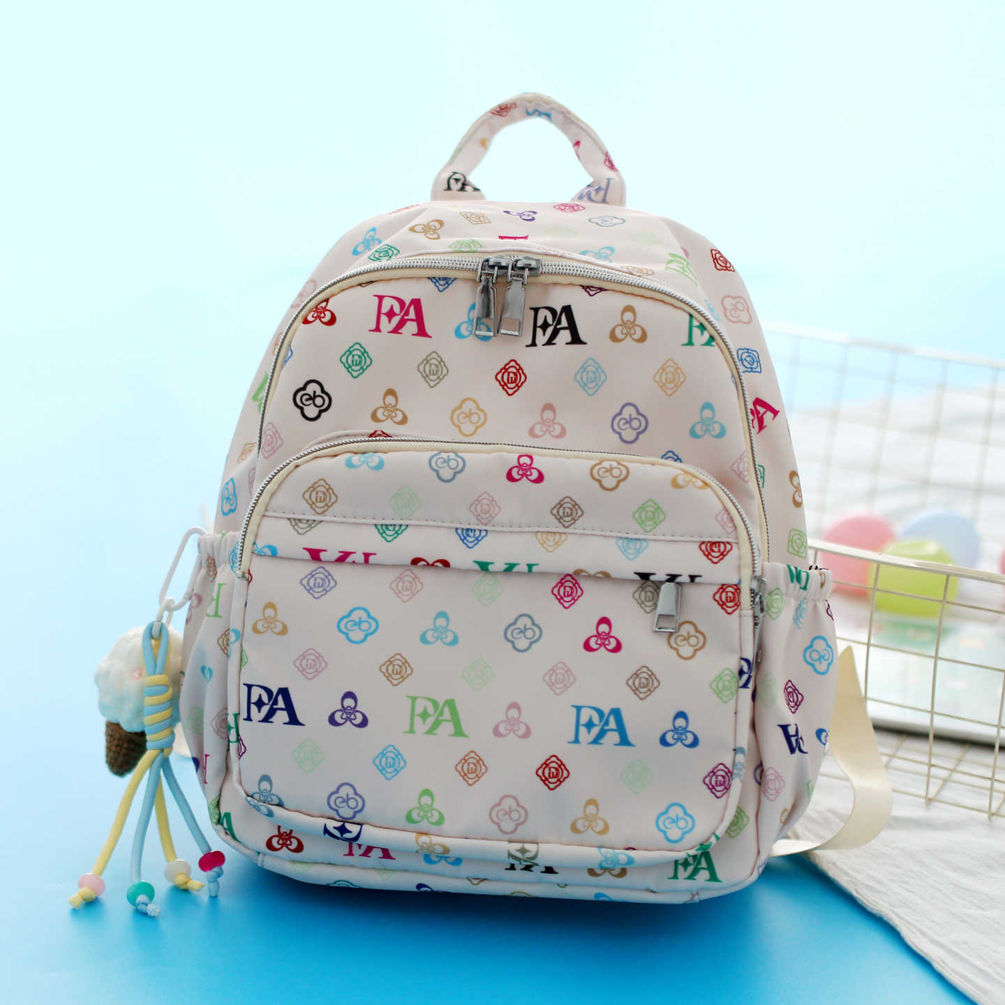 可爱中号双肩包旅游轻便小背包