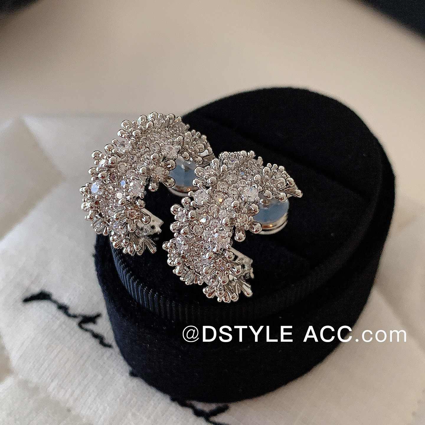 DSTYLE高级感独特重工镶钻耳圈女