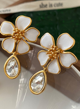 白色花朵耳环2026新款爆款高级感水滴耳坠欧美耳饰女轻奢法式耳钉
