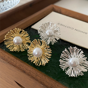 金属菊花耳饰 高级感花朵耳钉轻奢法式 金丝菊珍珠耳环2025新款 爆款