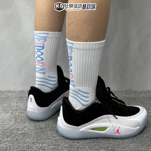 Nike耐克男子实战篮球鞋休闲运动
