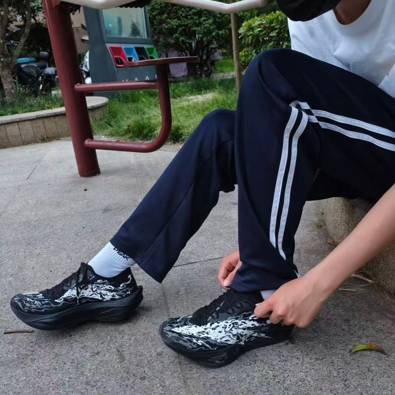 安踏C202 6代PRO氮科技跑步鞋男子减震运动竞速训练鞋112535576-1图片