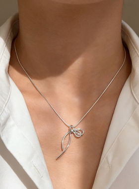 解忧 饰物甜美法式蝴蝶结线条项链女小众设计简约百搭浪漫锁骨链