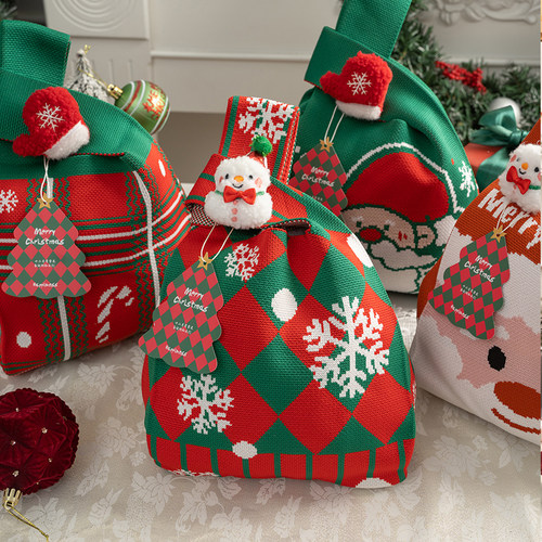 2025新款圣诞礼物袋平安夜手拎糖果手提针织包编织礼品卡通手腕包