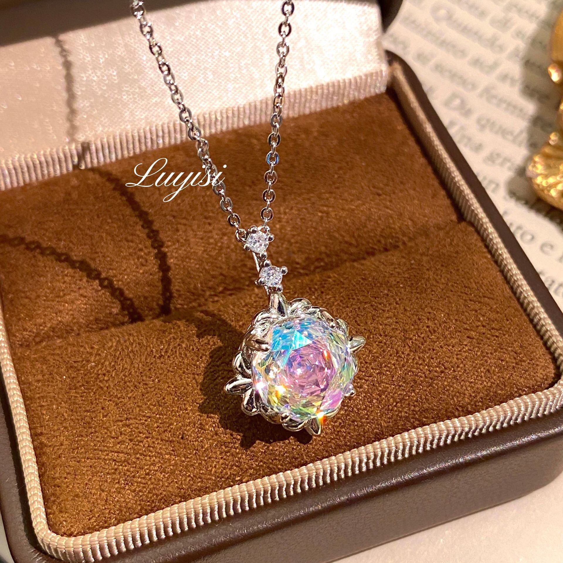 八角千禧玫瑰切海蓝吊坠镶嵌高碳钻艳丽彩宝项链玫瑰花锁骨链批发